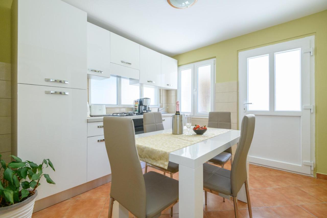 Rasica Apartment *